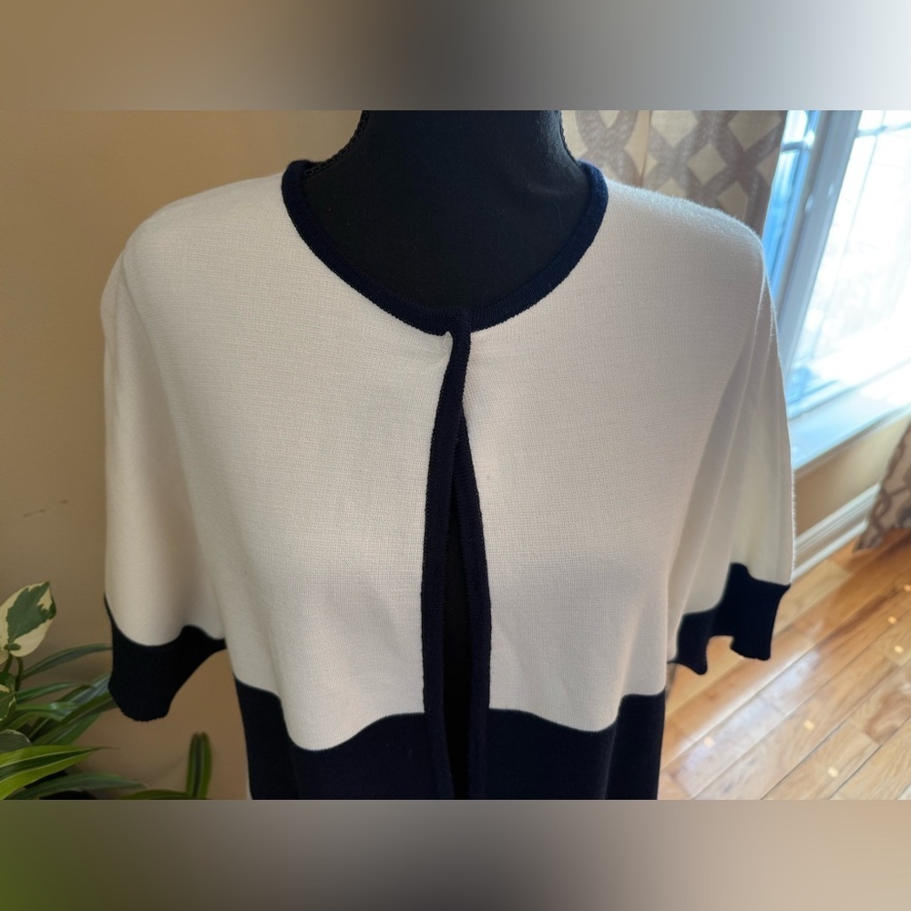 St John Blue/White Colorblock Short Sleeve Cardigan Sweater Women’s Size Small - Picture 5 of 16
